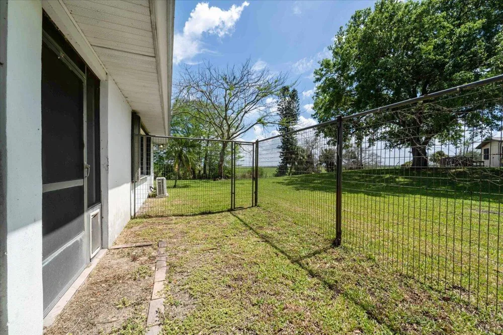2531 River Road Moore Haven, FL 33471