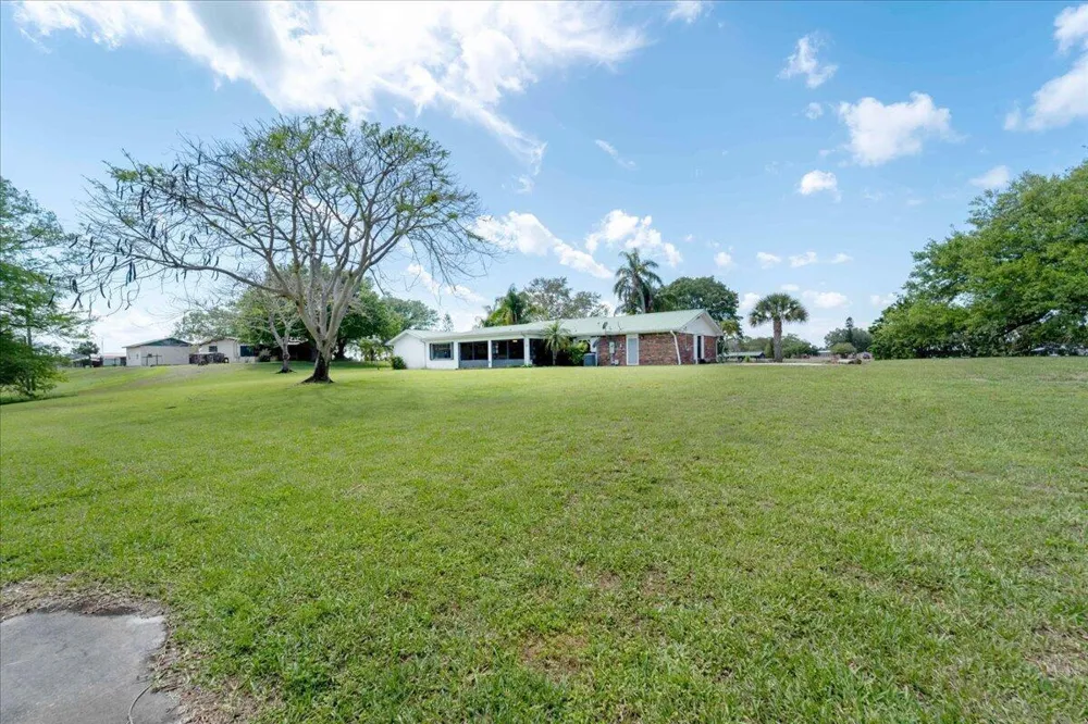 2531 River Road Moore Haven, FL 33471
