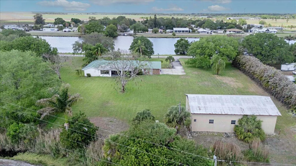 2531 River Road Moore Haven, FL 33471