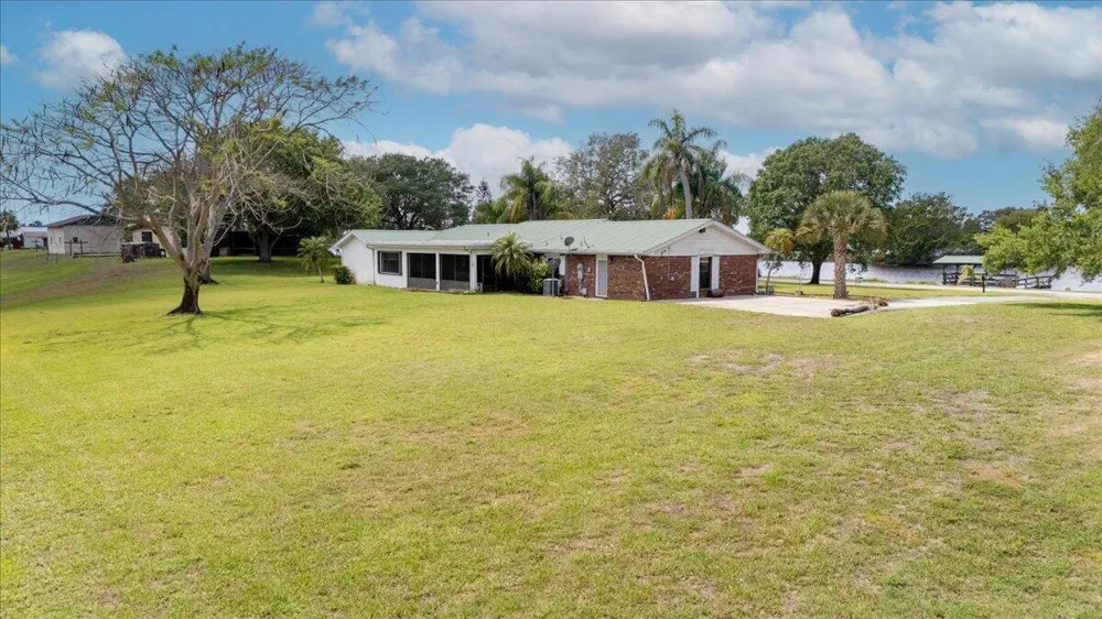 2531 River Road Moore Haven, FL 33471