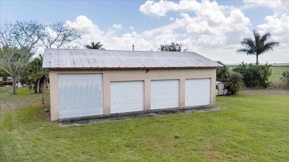 2531 River Road Moore Haven, FL 33471