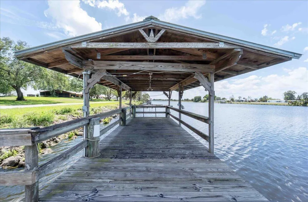 2531 River Road Moore Haven, FL 33471