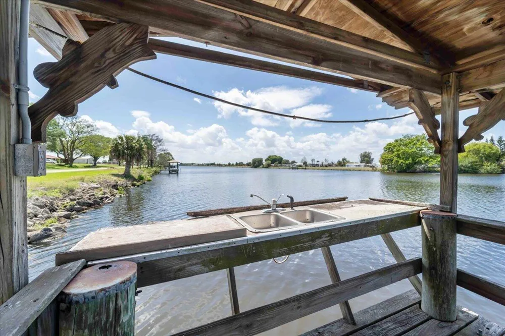 2531 River Road Moore Haven, FL 33471