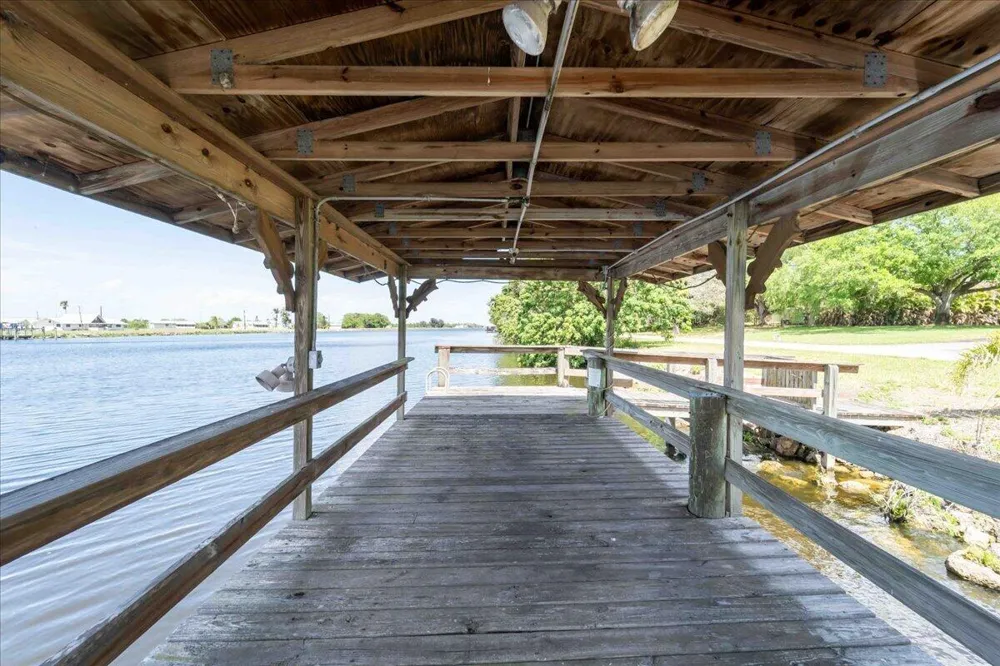 2531 River Road Moore Haven, FL 33471