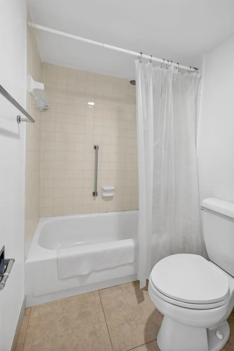 2800 Ocean Drive #B24d Singer Island, FL 33404