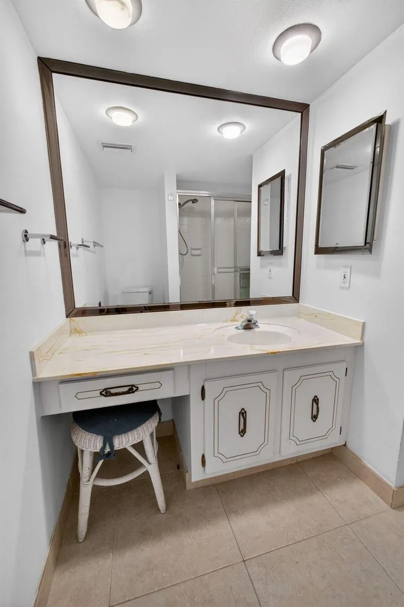 2800 Ocean Drive #B24d Singer Island, FL 33404