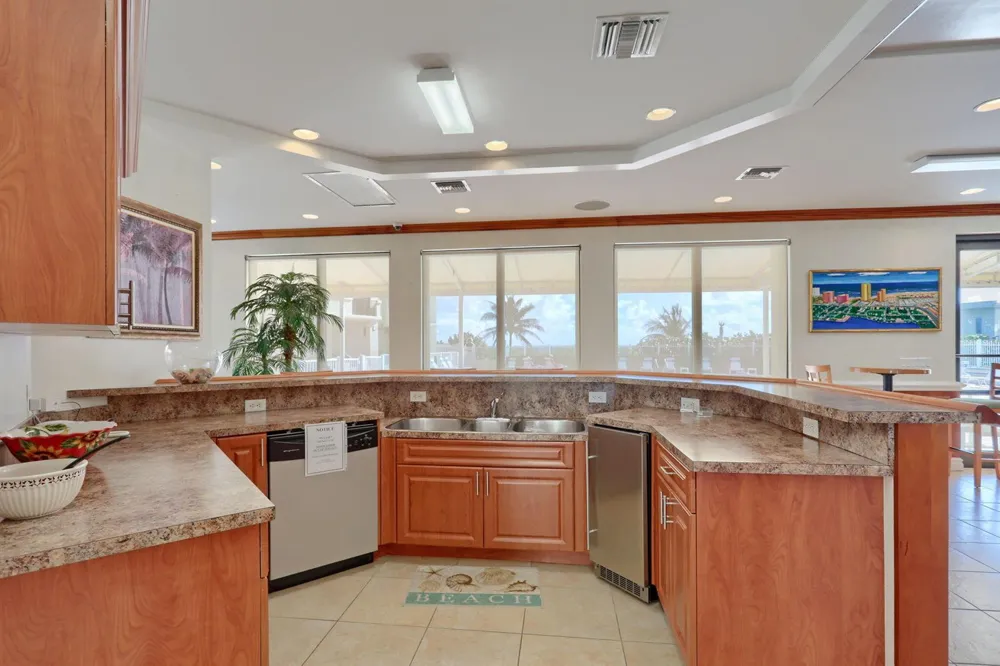 2800 Ocean Drive #B24d Singer Island, FL 33404