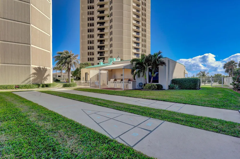 2800 Ocean Drive #B24d Singer Island, FL 33404
