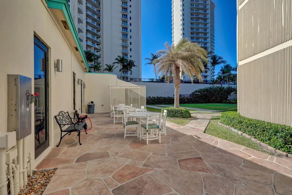 2800 Ocean Drive #B24d Singer Island, FL 33404