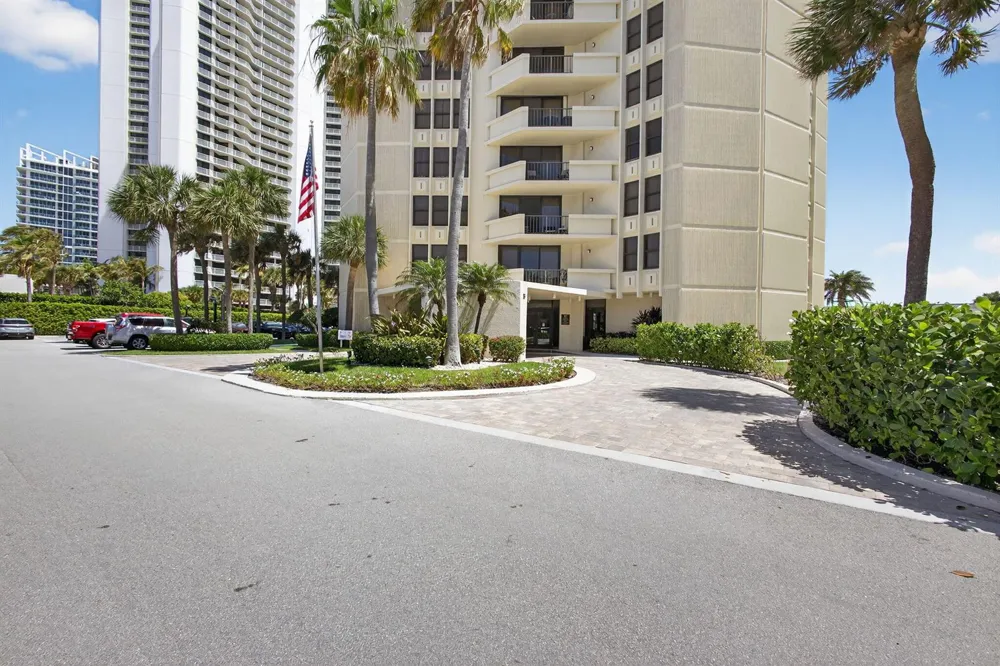 2800 Ocean Drive #B24d Singer Island, FL 33404