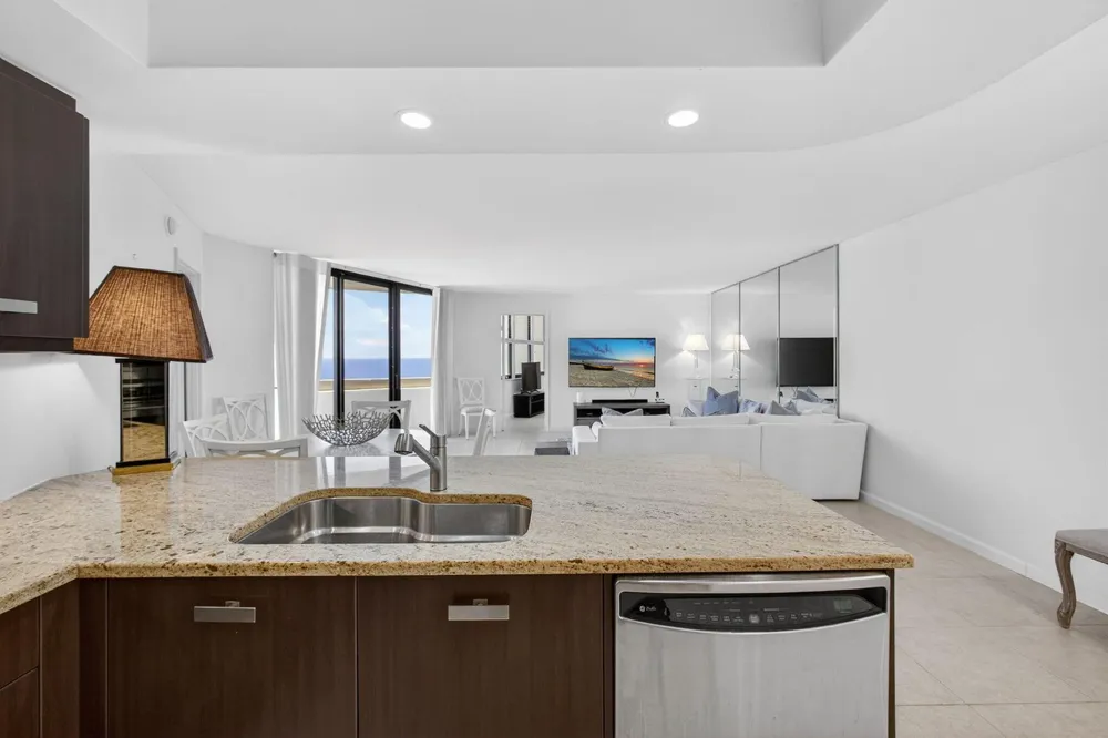2800 Ocean Drive #B24d Singer Island, FL 33404