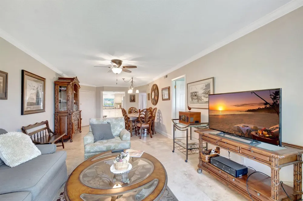 5550 Ocean Boulevard #107 Ocean Ridge, FL 33435