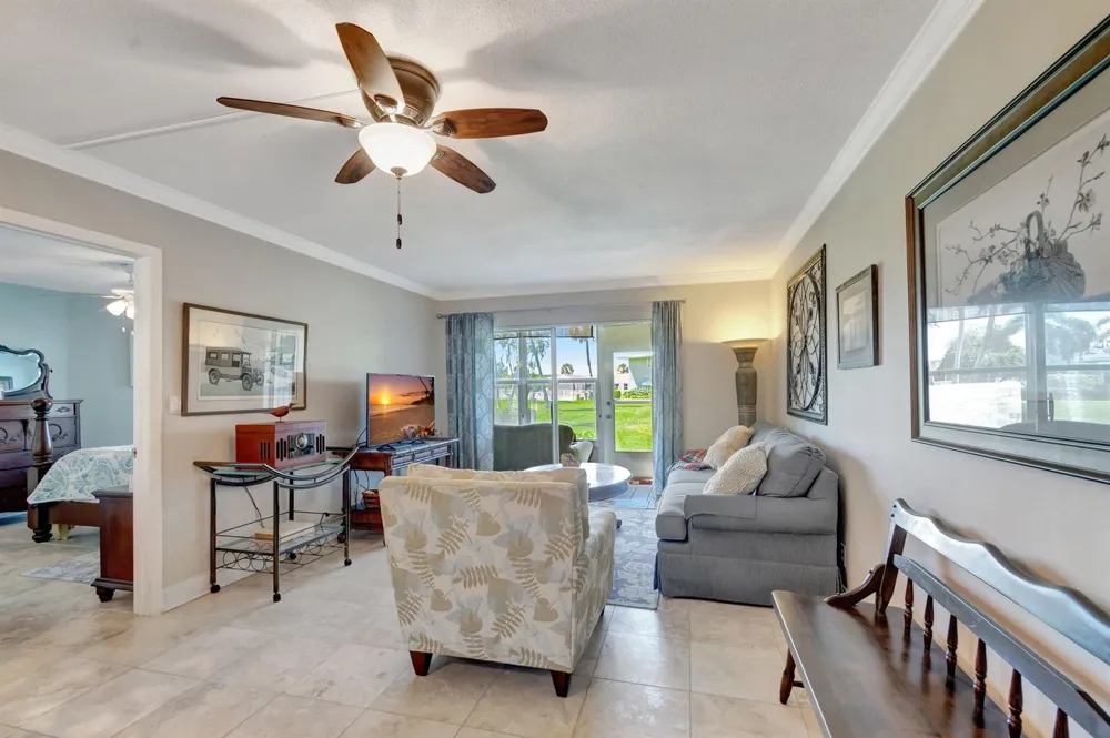 5550 Ocean Boulevard #107 Ocean Ridge, FL 33435