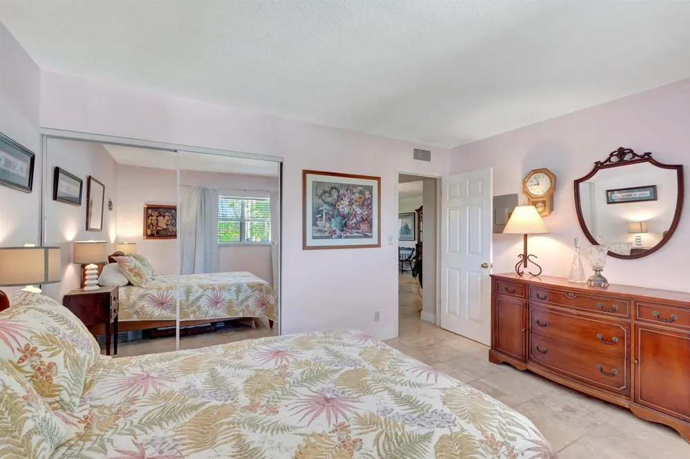 5550 Ocean Boulevard #107 Ocean Ridge, FL 33435