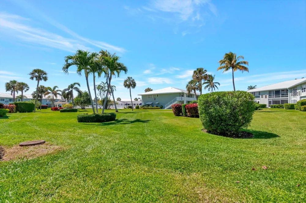 5550 Ocean Boulevard #107 Ocean Ridge, FL 33435