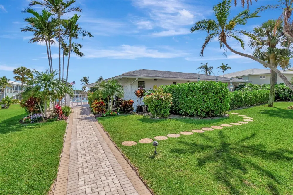 5550 Ocean Boulevard #107 Ocean Ridge, FL 33435