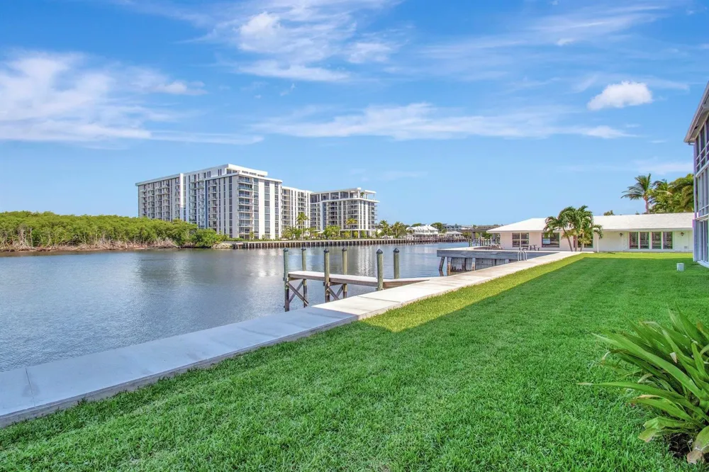 5550 Ocean Boulevard #107 Ocean Ridge, FL 33435