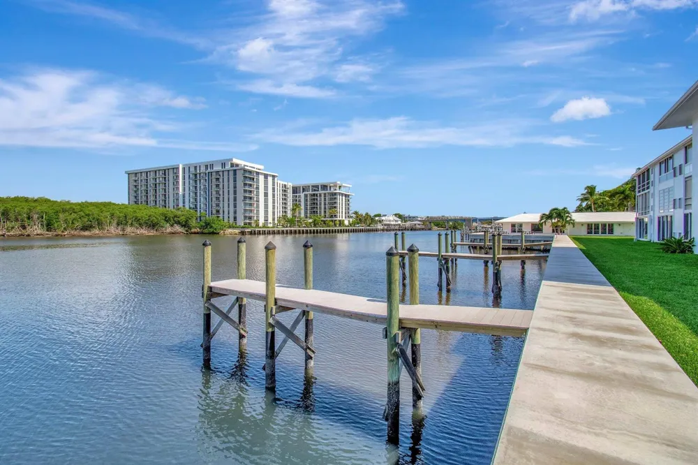 5550 Ocean Boulevard #107 Ocean Ridge, FL 33435