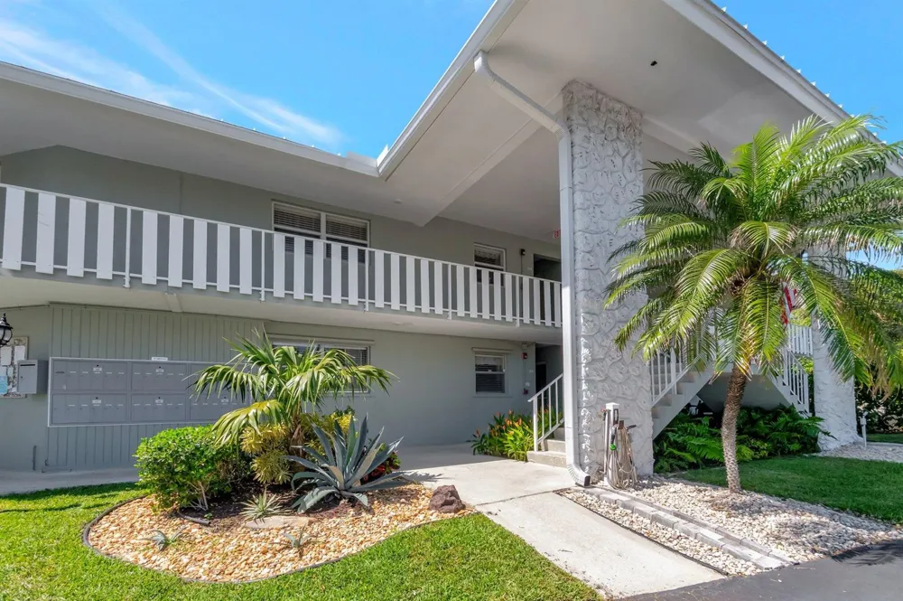 5550 Ocean Boulevard #107 Ocean Ridge, FL 33435