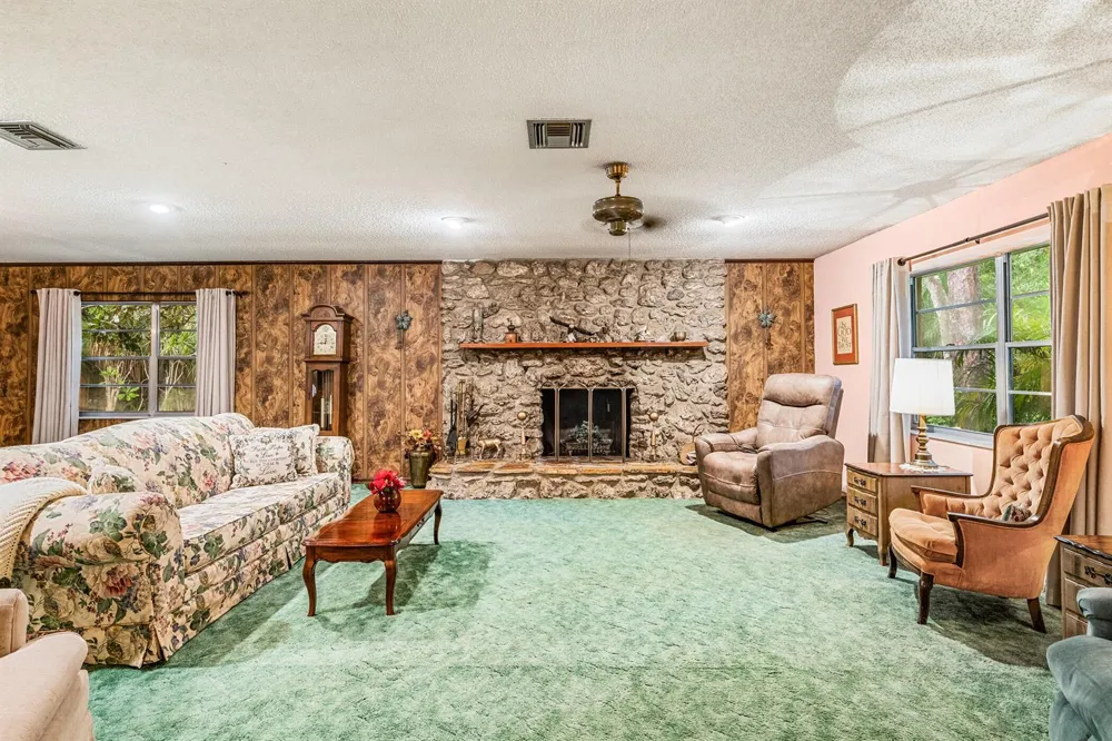4153 1st Street SW Vero Beach, FL 32968