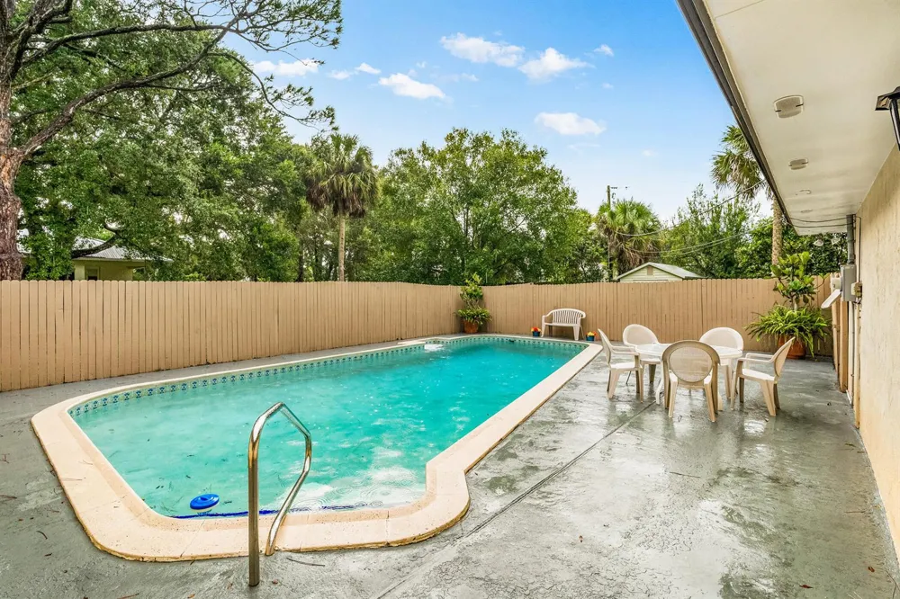 4153 1st Street SW Vero Beach, FL 32968