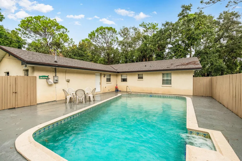 4153 1st Street SW Vero Beach, FL 32968