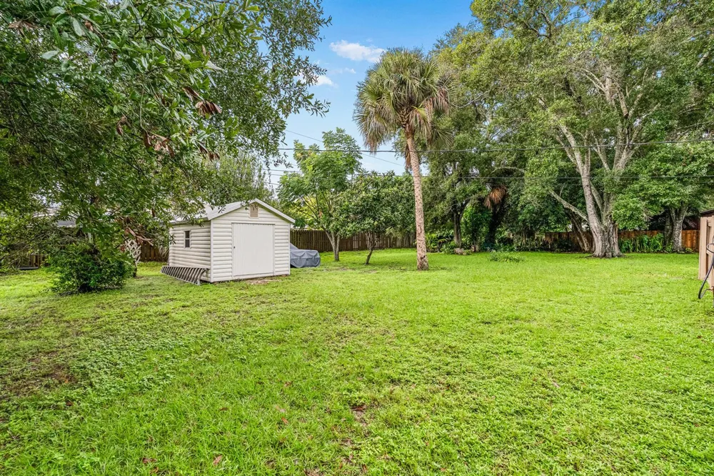 4153 1st Street SW Vero Beach, FL 32968