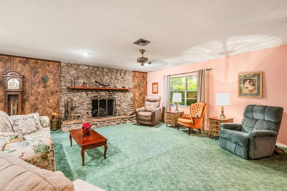4153 1st Street SW Vero Beach, FL 32968