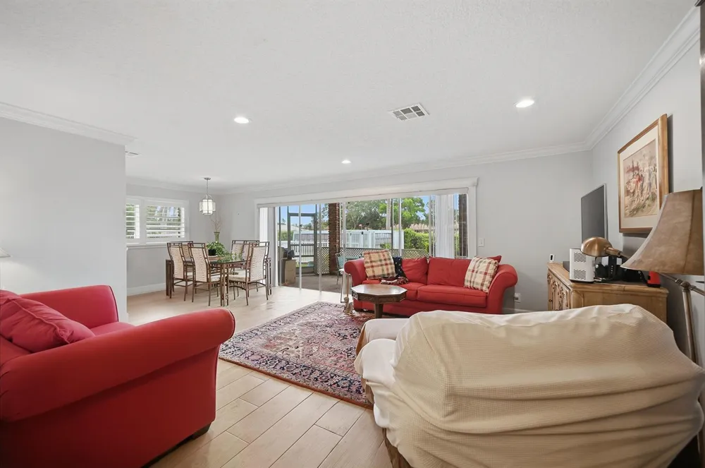 324 Orange Tree Drive #4 Atlantis, FL 33462