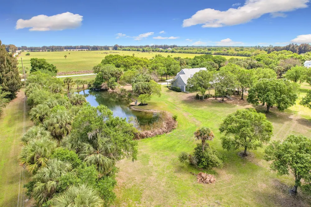 2135 55th Avenue SW Vero Beach, FL 32968
