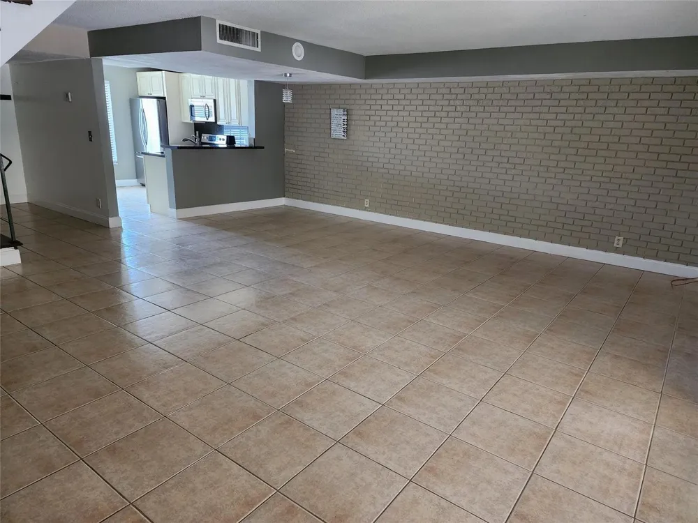 2619 NW 47th Lane Lauderdale Lakes, FL 33313