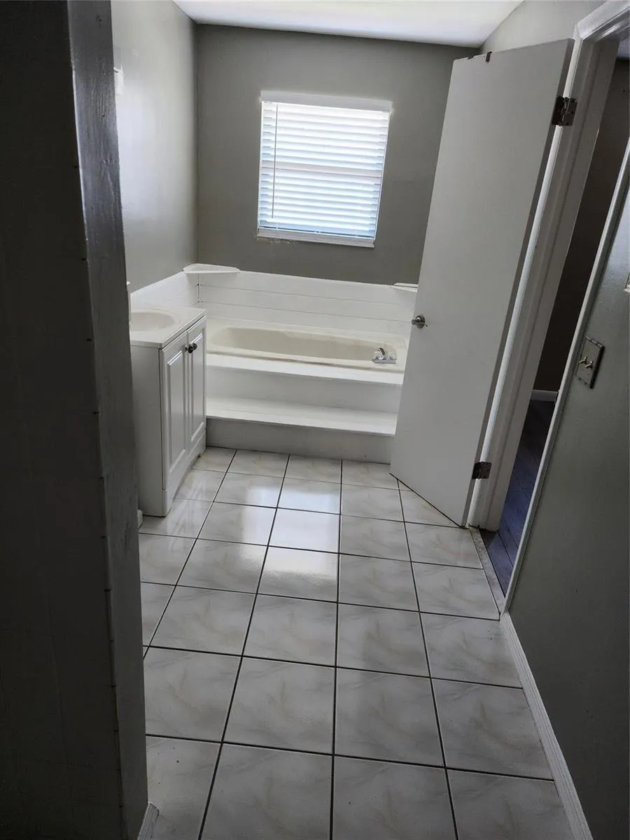 2619 NW 47th Lane Lauderdale Lakes, FL 33313