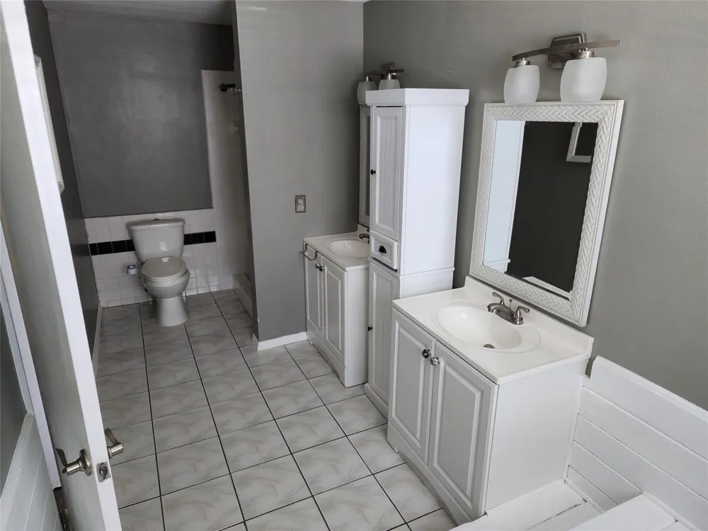 2619 NW 47th Lane Lauderdale Lakes, FL 33313