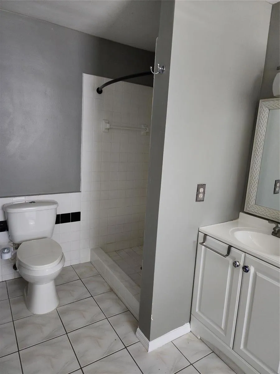 2619 NW 47th Lane Lauderdale Lakes, FL 33313