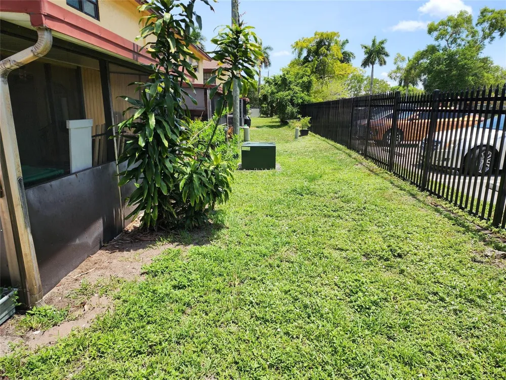 2619 NW 47th Lane Lauderdale Lakes, FL 33313