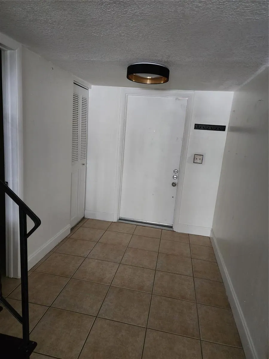 2619 NW 47th Lane Lauderdale Lakes, FL 33313