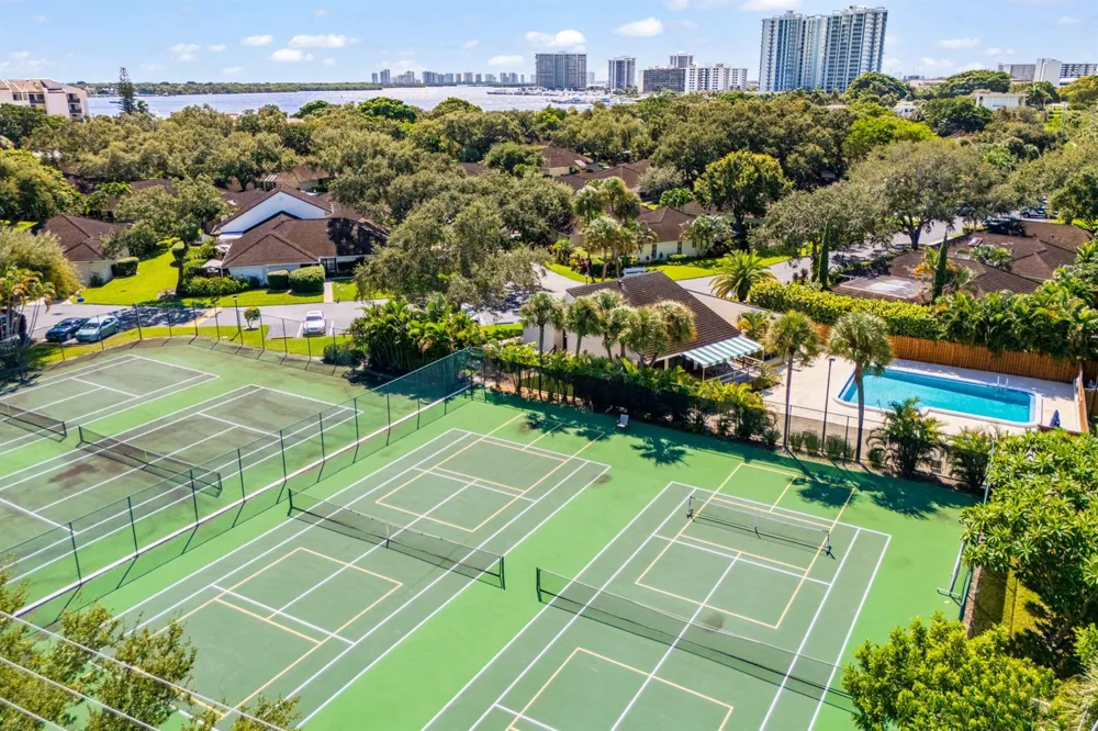 11352 Briarwood Place North Palm Beach, FL 33408