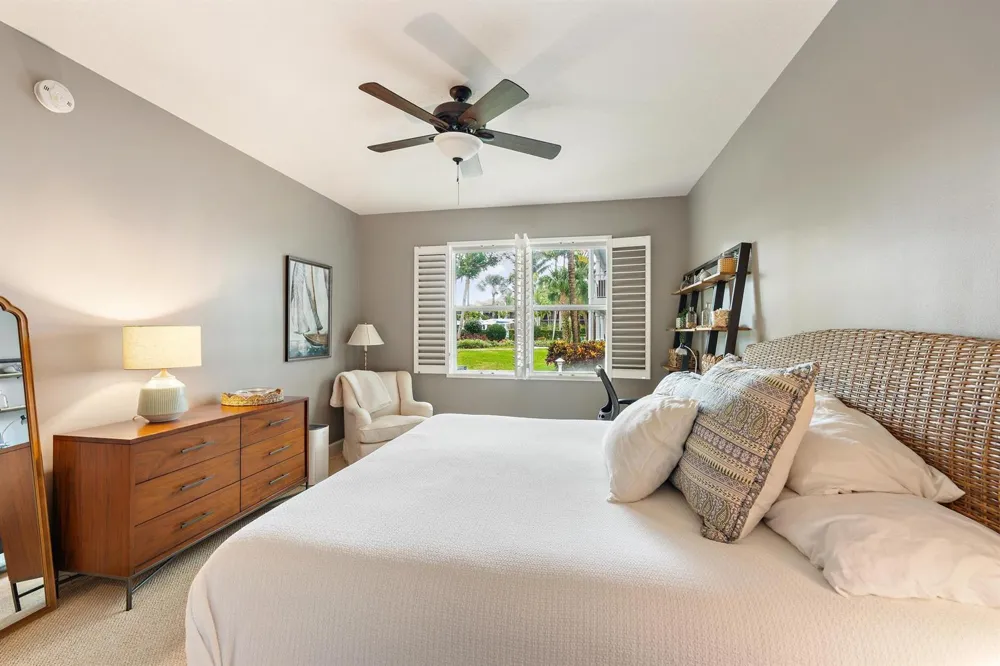 814 S Bay Colony Dr Drive S Juno Beach, FL 33408