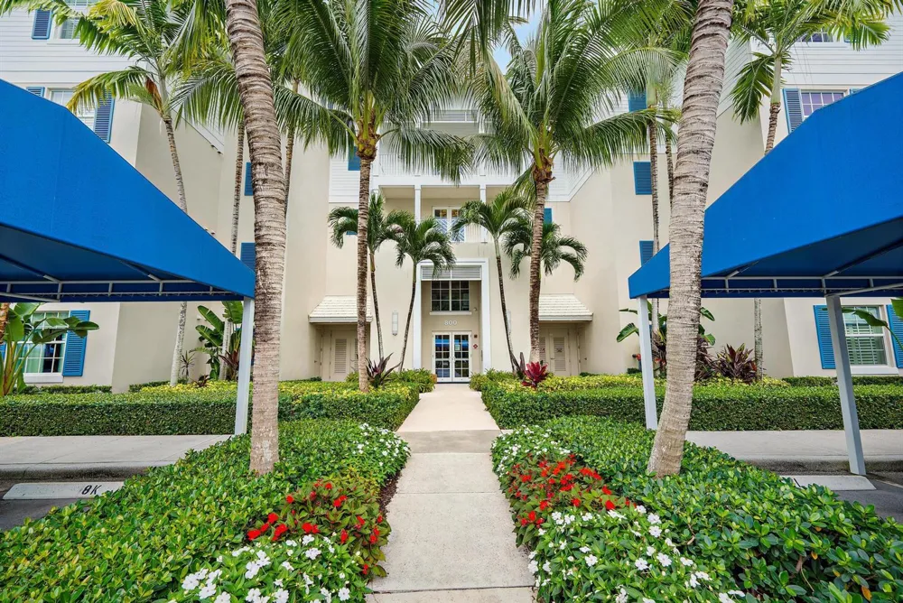 814 S Bay Colony Dr Drive S Juno Beach, FL 33408