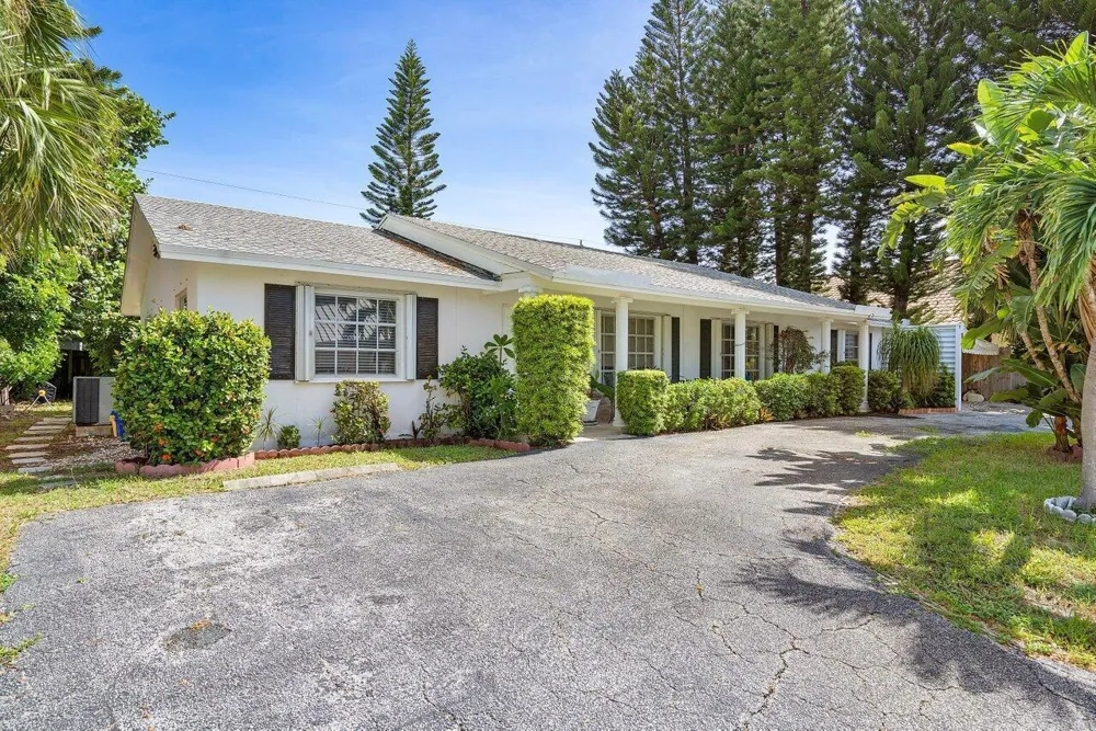 13 Sailfish Lane Ocean Ridge, FL 33435