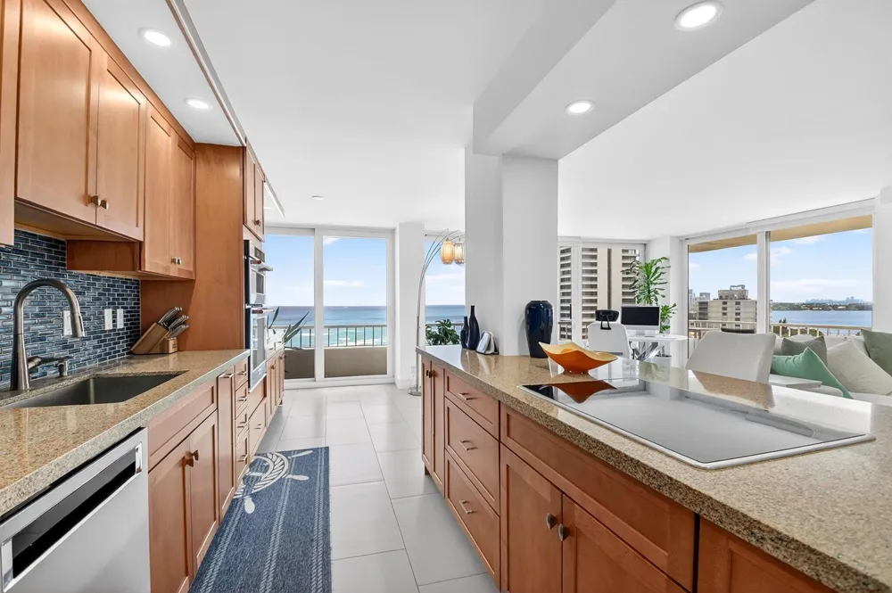 5540 Ocean Drive #9b Singer Island, FL 33404