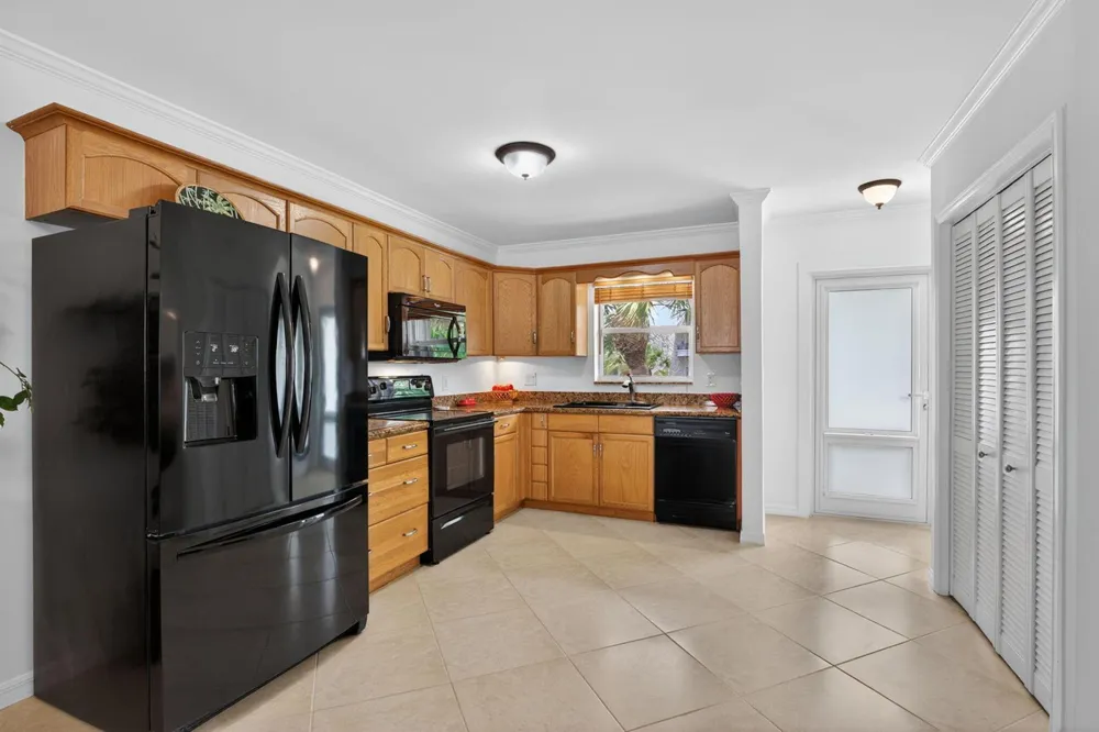 1166 Hillsboro Mile #26 Hillsboro Beach, FL 33062