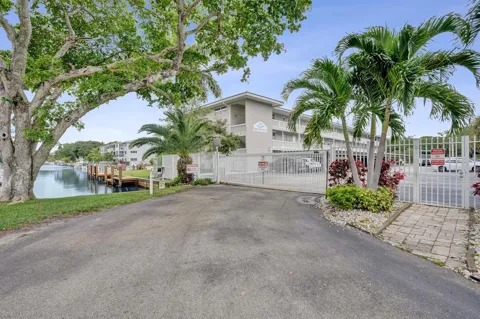 900 SW 12th Street #100