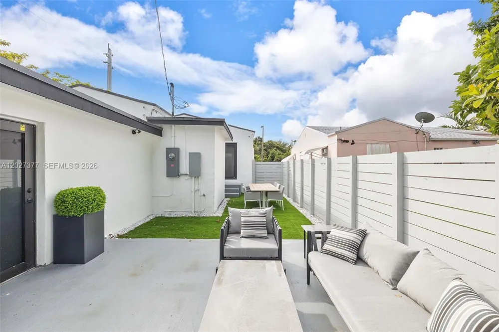 501 NW 46th St Miami, FL 33127