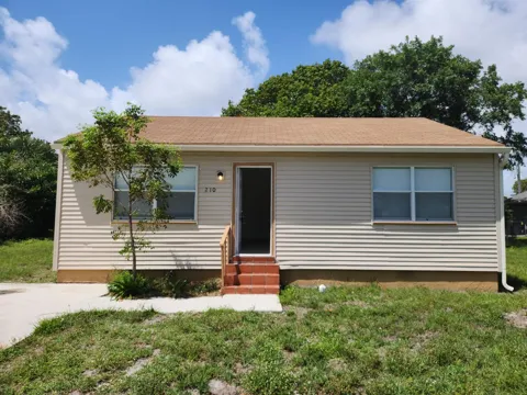 210 NW 13th Avenue