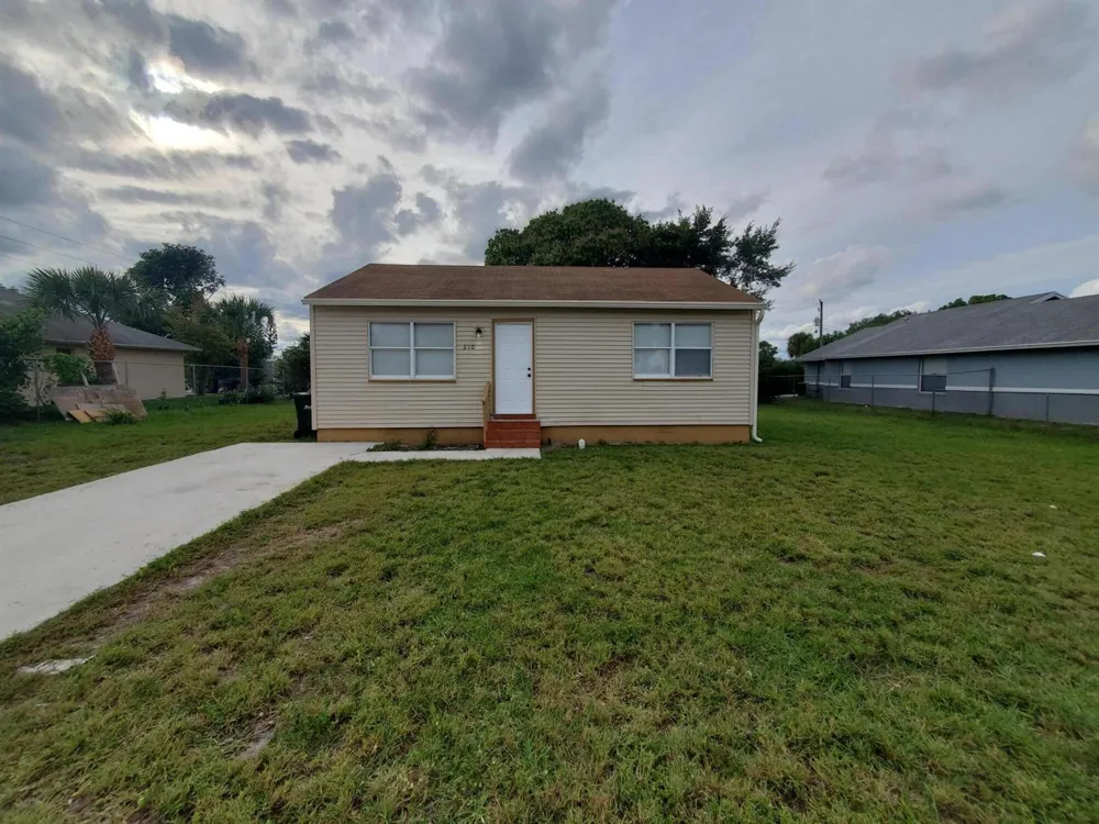 210 NW 13th Avenue Delray Beach, FL 33444