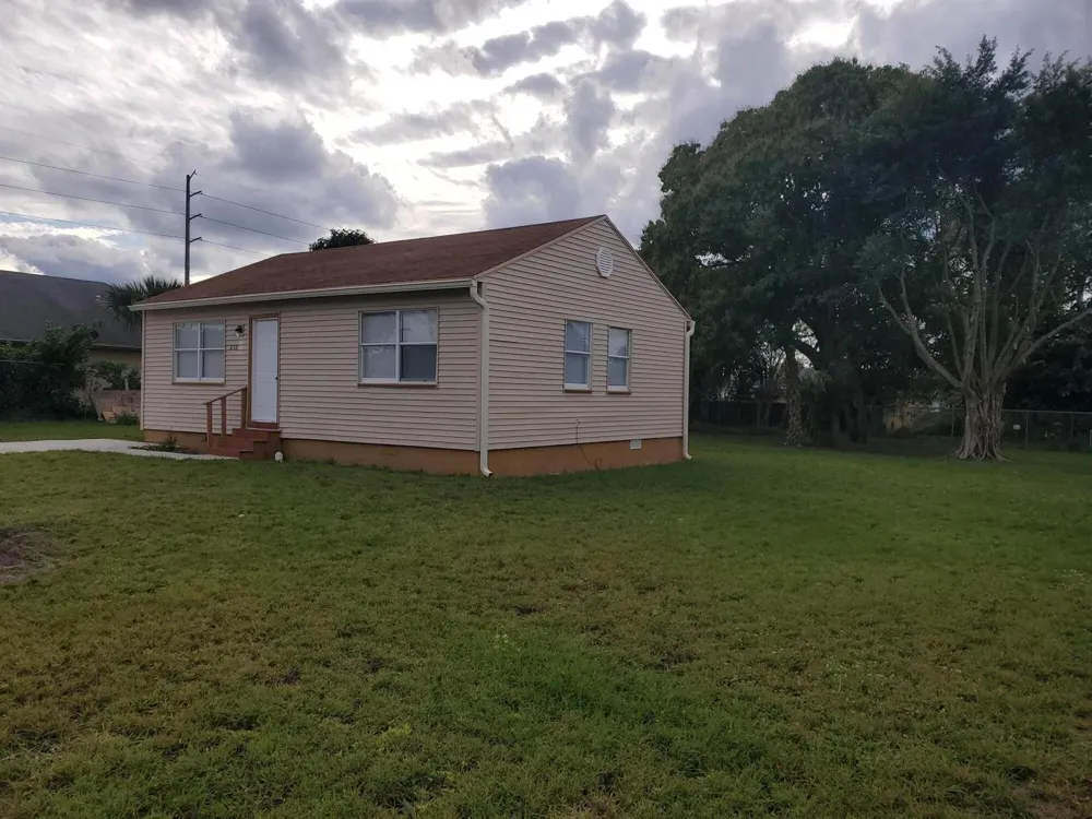 210 NW 13th Avenue Delray Beach, FL 33444