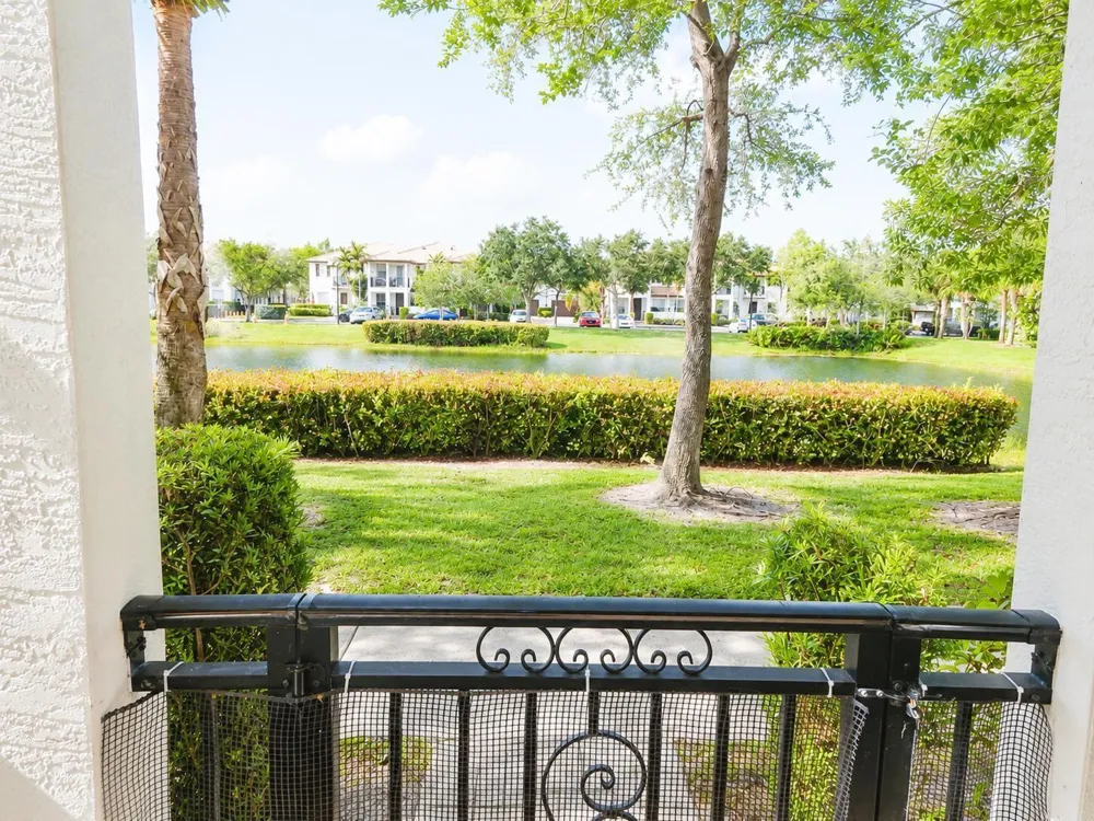 4720 Mimosa Place #909 Coconut Creek, FL 33073