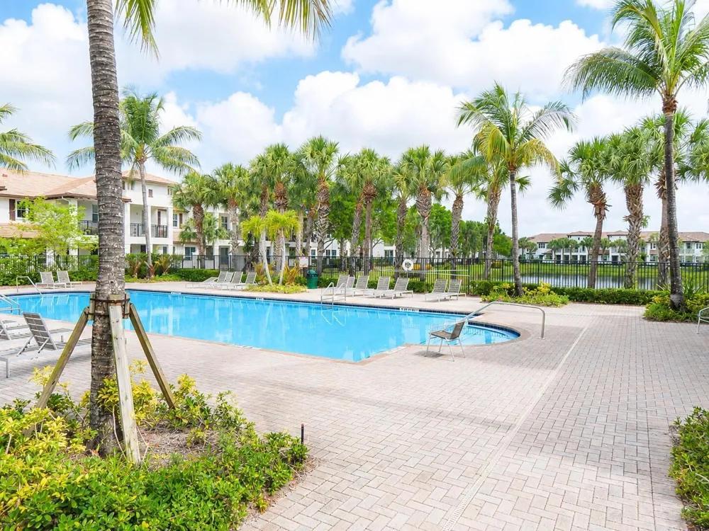 4720 Mimosa Place #909 Coconut Creek, FL 33073