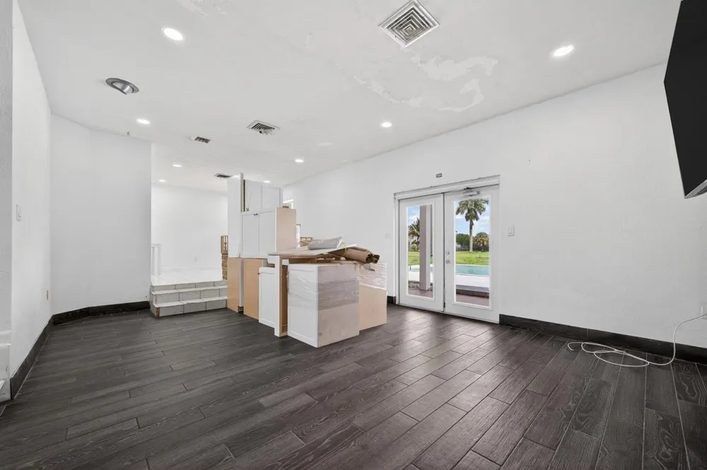 360 Kismet Avenue Pahokee, FL 33476